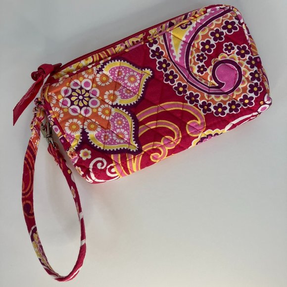 Vera Bradley Raspberry Fizz fuchsia pink wristlet purse handbag like new - Picture 1 of 6